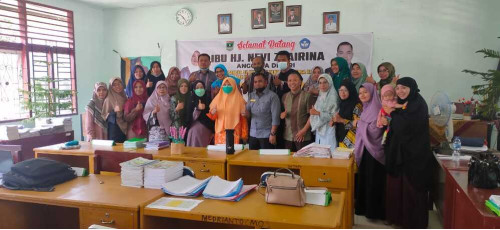 Kunjungan  Hj. NEVI ZUARIANA ke SMAN 1 Sungai Geringging 