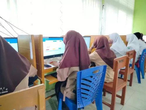 Pelaksanaan Olimpiade Sains Nasional tingkat Kabupaten SMA/MA2023 di SMAN 1 Sungai Geringging