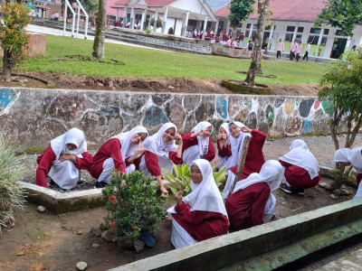 Jumat Bersih SMAN 1 Sungai Geringging
