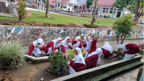 Jumat Bersih SMAN 1 Sungai Geringging